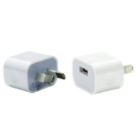 DYNAMIX 5V 2.4A Small Form Single Port USB Wall Charger. Portable